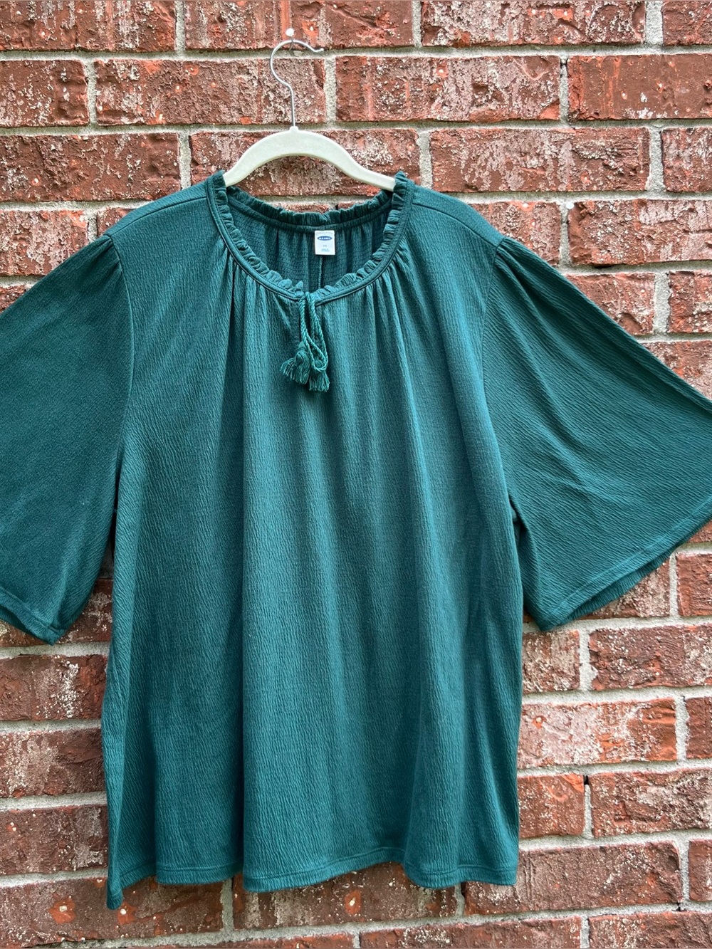 Old Navy flutter sleeve top in a dark teal green textured material Sz XXL